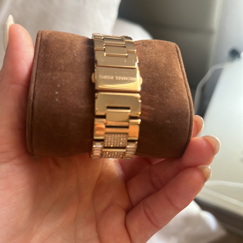 MK Camille Glitz Rose gold pavé crystal round watch - Picture 8 of 8